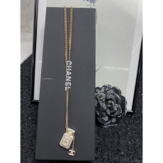 Unclassified Brand Necklaces